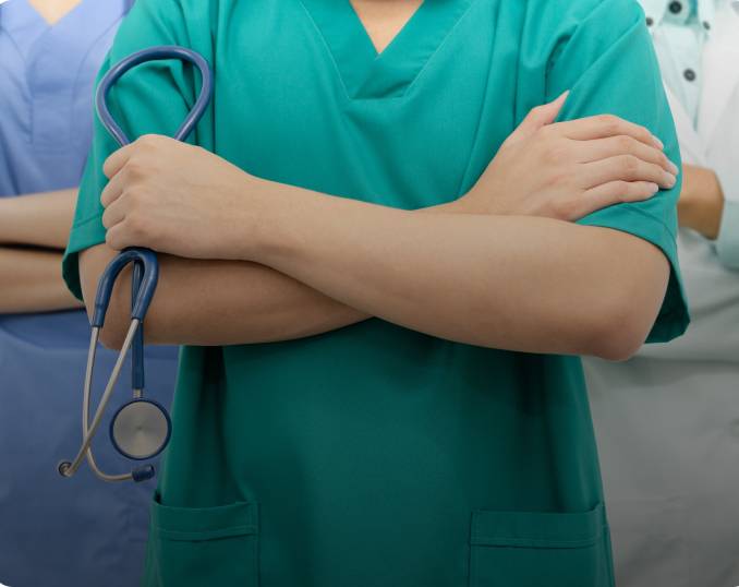 medico in camice e stetoscopio